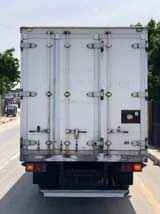 A picture of 2000 MITSUBISHI CANTER