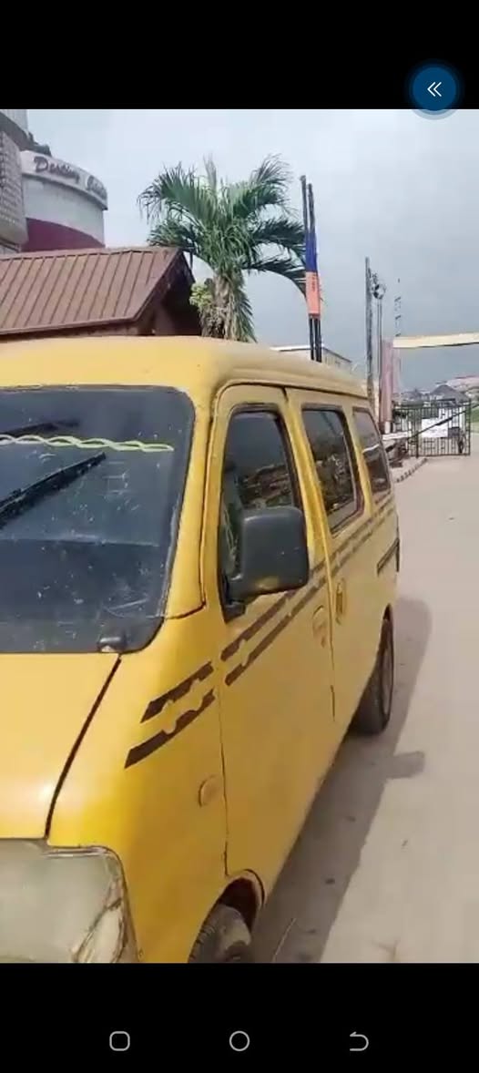 A picture of Mini bus
