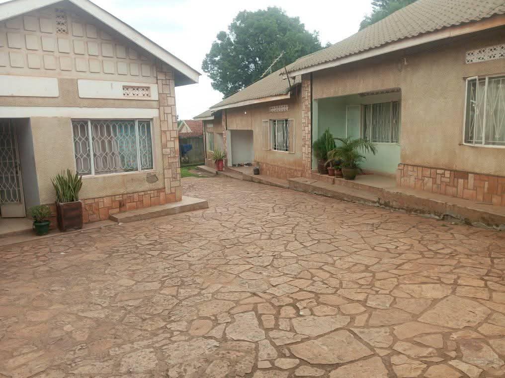 houses ntinda