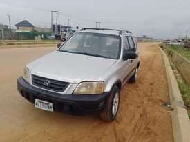 A picture of Honda crv silver 2000