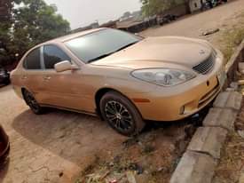 A picture of Lexus ES330