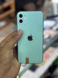 A picture of iPhone 11 64gb DM