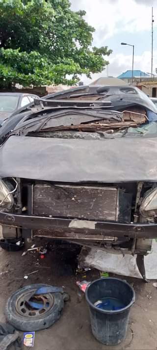 A picture of Woof accidented toyota Corolla 2013