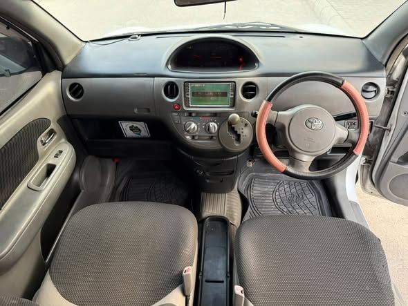 A picture of TOYOTA SIENTA