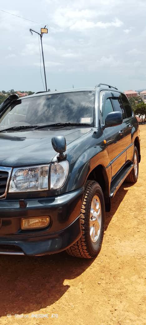 A picture of Landcruiser v8