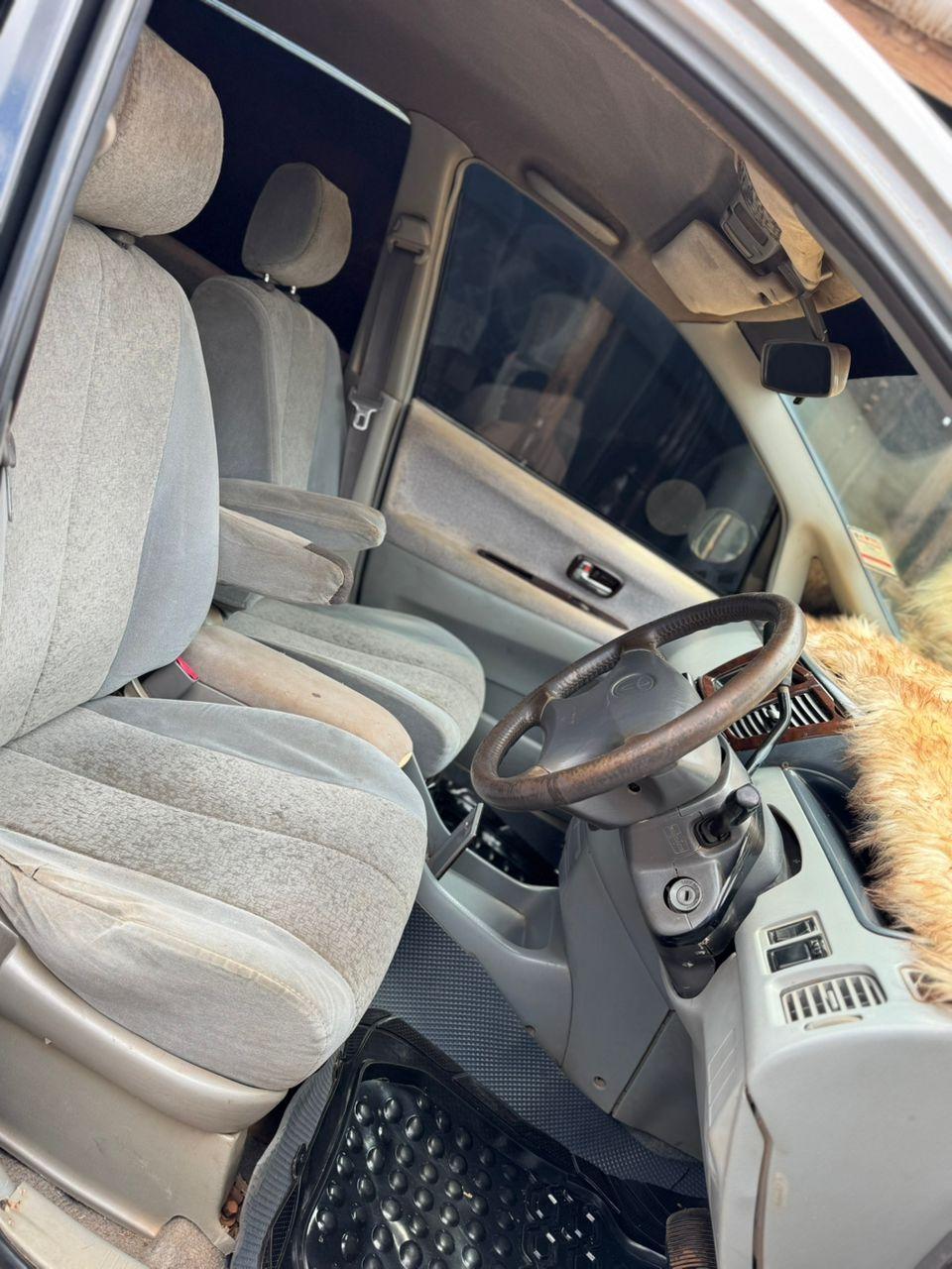 A picture of 1999 Toyota 1999