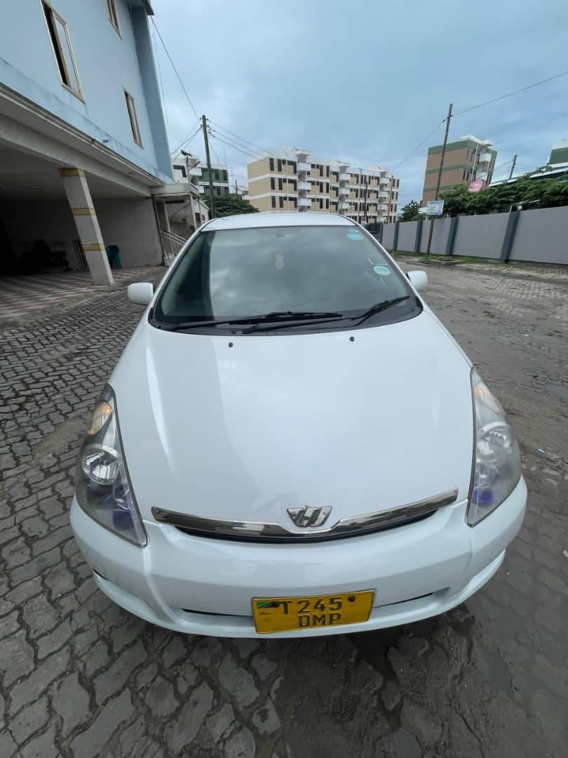 A picture of TOYOTA WISH OLD MODEL KALI SANA