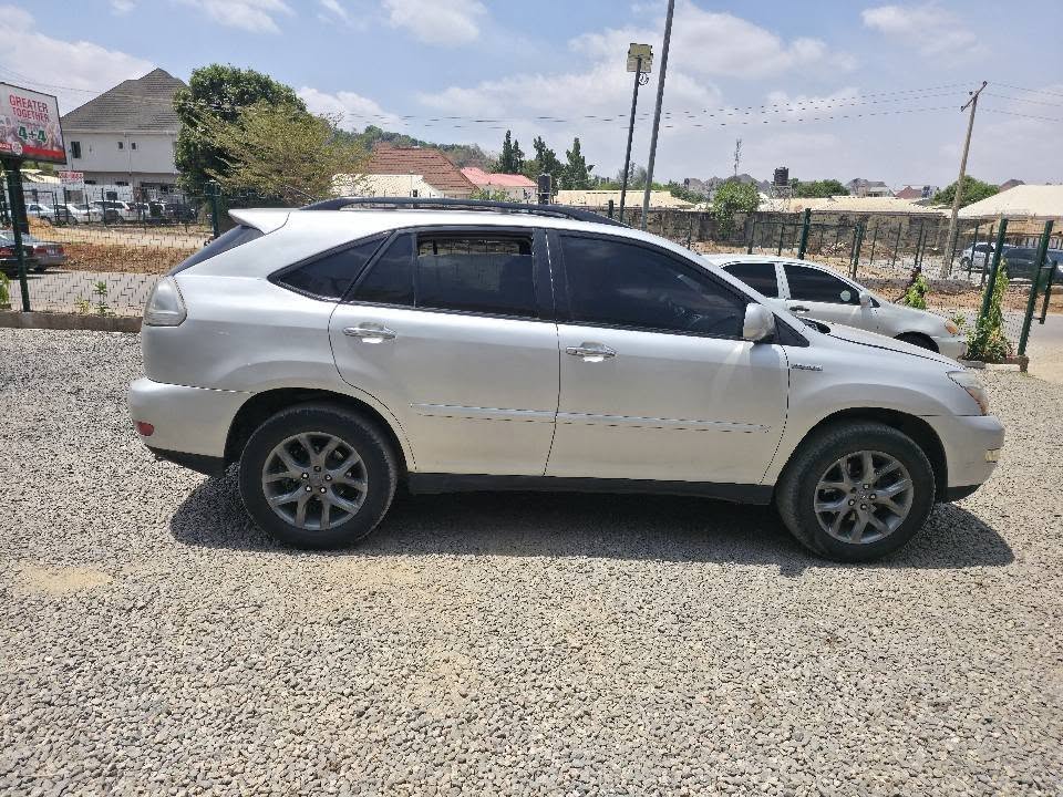 A picture of Lexus RX350