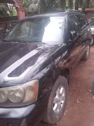 A picture of 04 Toyota Highlander Good gear and silent engine Ac working