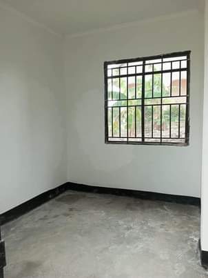 A picture of Chumba na choo ndani