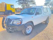 used nissan np300