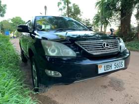 A picture of Toyota Harrier Model 2006 Engine 2 4cc Price 38M 0709788048