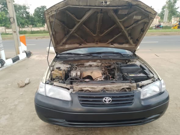 A picture of Toyota Camry pencil light