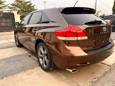 A picture of 2010 register toyota venza located in ilorin kwara state v6