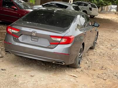 A picture of Honda Accord 18