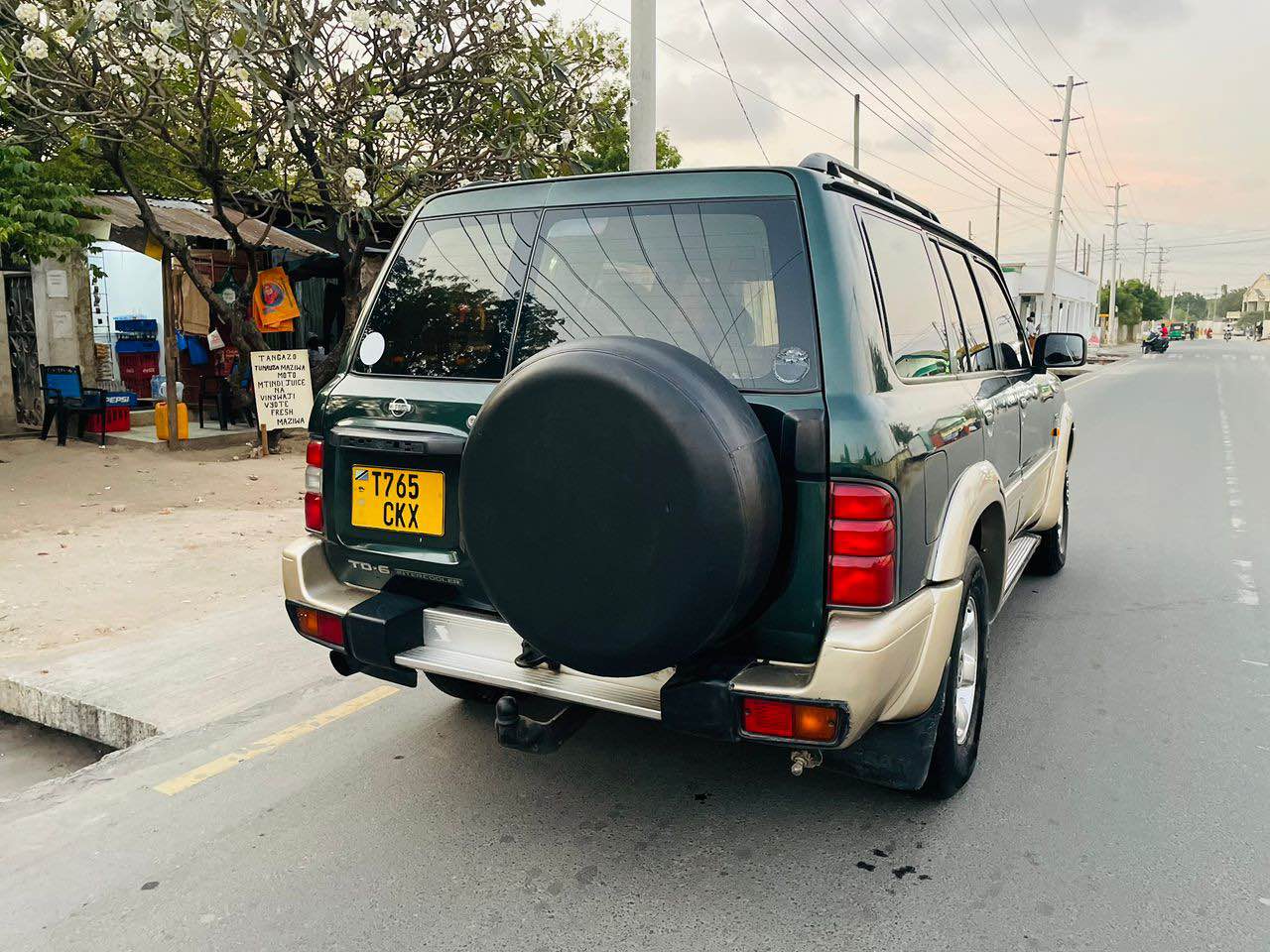 A picture of  UMEUA KINOMA NISSAN PATROL TD61 TURBO DIESEL THE KING