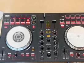A picture of DDJ SB3 PIONEER CONTROLER serato ni mbichiiii badoh