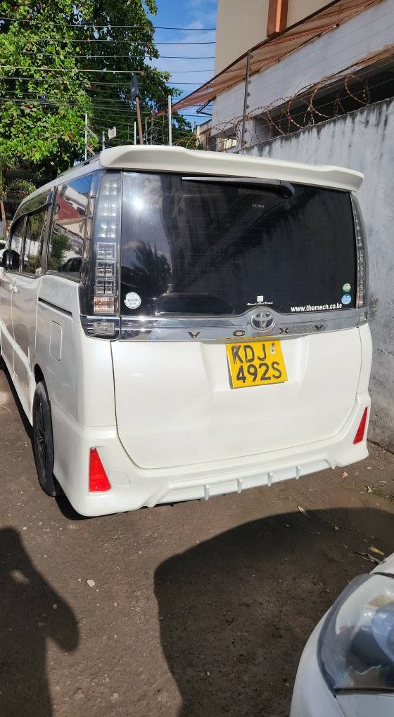 A picture of Toyota voxy