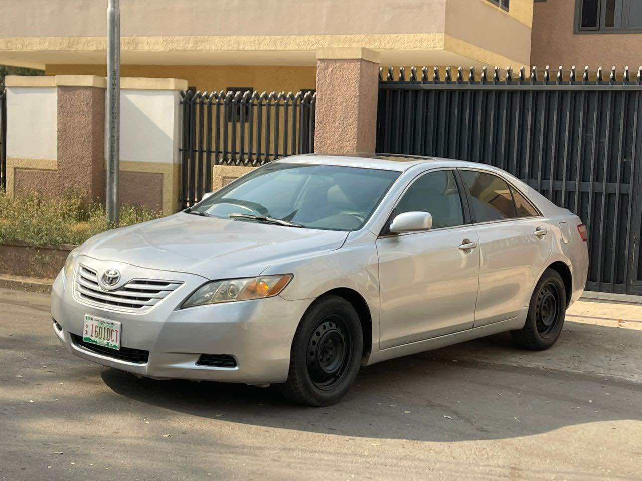 A picture of TOYOTA CAMRY 2008