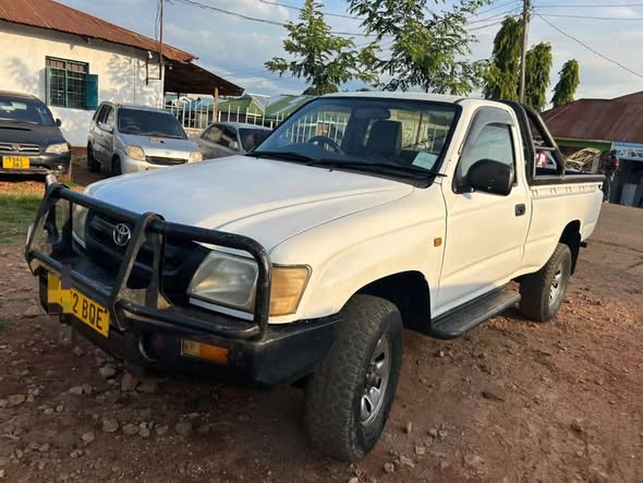 A picture of HILUX 0617050520