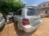 A picture of TOYOTA HIGHLANDER 2005