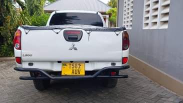 A picture of Mistubish pickup dkibin Injin diesel Full ac Gia manyu 0672032056