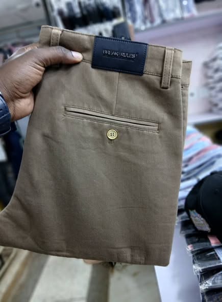 A picture of Kaki trousers