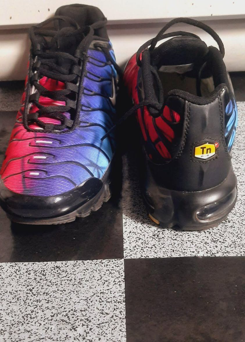 sneakers