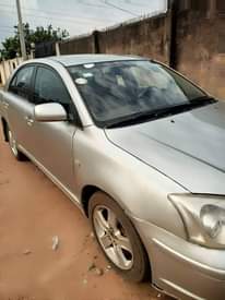 A picture of 2005 Toyota Avensis..... engine issue Le