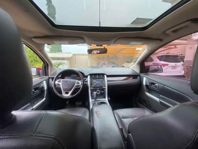 A picture of 2012 Ford Edge.
