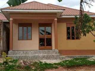 houses kireka