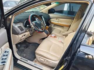 A picture of Lexus Rx 350 2008 model engine and gear and AC
