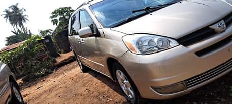 A picture of Toyota Sienna 2006 Model