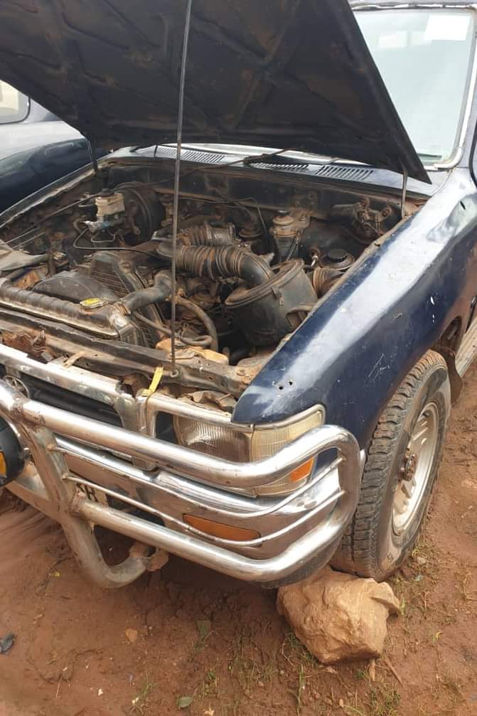 used toyota hilux