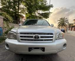 A picture of 2006 Toyota Highlander Limited Edition Car is Barely Driven 2022