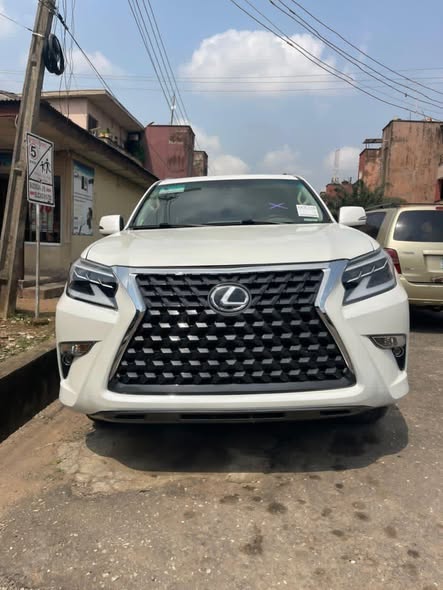 A picture of 2022 Lexus gx640