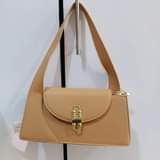 A picture of Shoulder bags