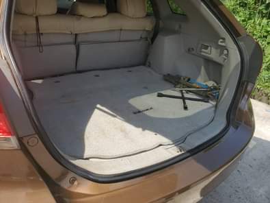 A picture of NEATLY USED 2010 MODEL TOYOTA VENZA Absolutely nothing to fix