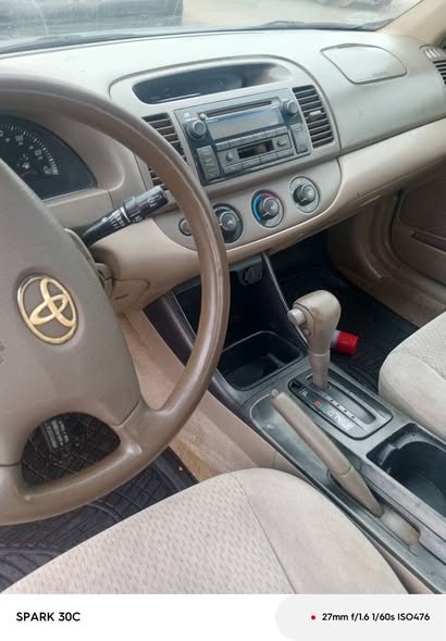 A picture of Toyota Camry 04