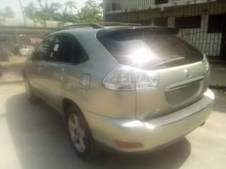 A picture of RX330 Lexus