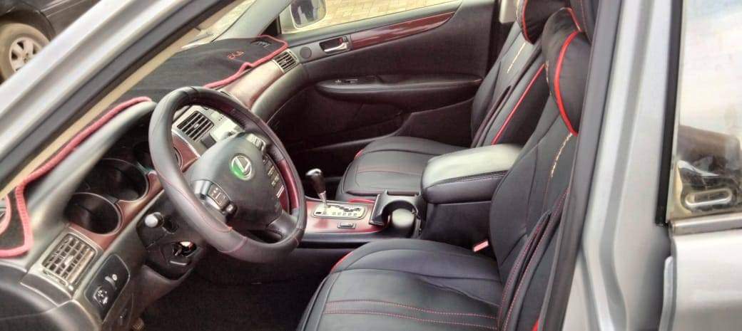 A picture of ES330 Lexus Belgium started Very sound and clean Full option