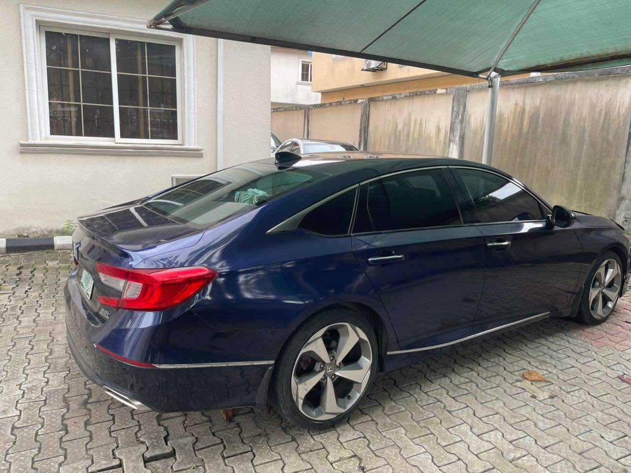 A picture of Reg 2018 honda with button gear