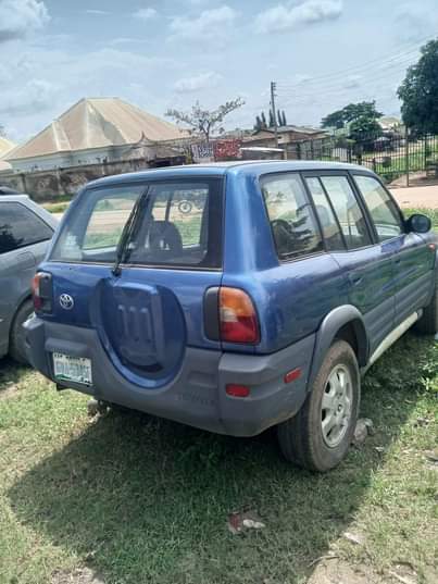 A picture of Toyota Rav 4 With untampered engine No gear First body