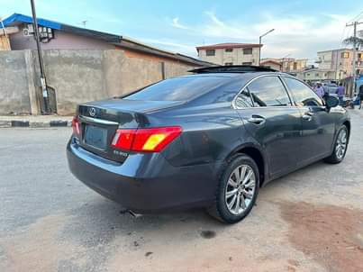 A picture of Few months registered 2008 Lexus ES350 Limited edition with thumbstart