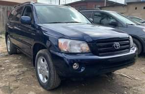 A picture of TOKUNBO Toyota Highlander YEAR MODEL 2005 TRANSMISSION Automatic CONDITION Buy