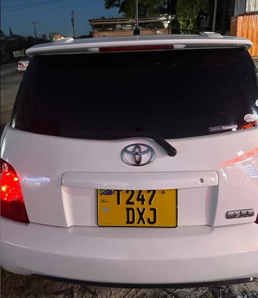 A picture of 2004 Toyota ist