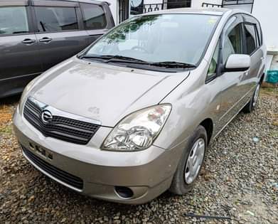 A picture of 2002 Toyota Spacio