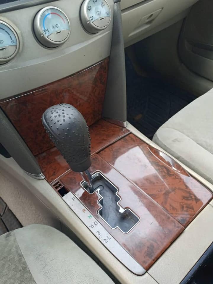 A picture of TOYOTA CAMRY XLE 2009