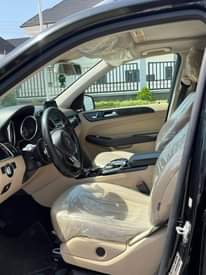 A picture of 2016 Mercedes 2016 SUV