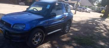 A picture of RAV4 OLD